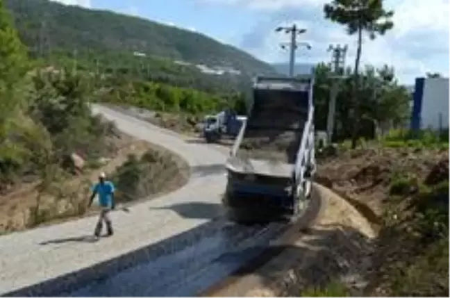Alanya Demirtaş-Büyükpınar-Yeşilöz yolu asfaltlanıyor