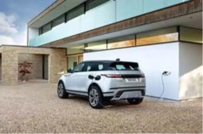 Yeni Range Rover Evoque hibrit seçeneğiyle Türkiye'de!