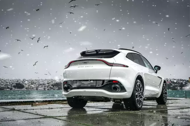 Aston Martin DBX'e yeni renk seçenekleri geldi