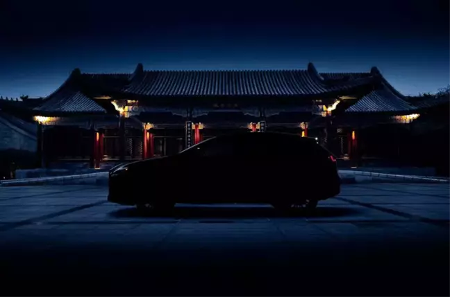 Yenilenen Lexus NX SUV sahne alıyor