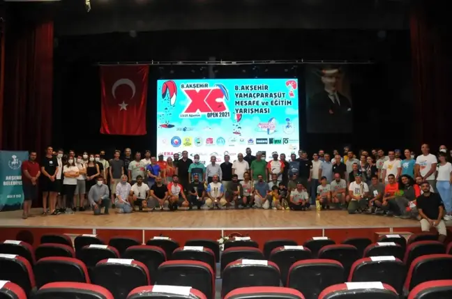 Akşehir'de yamaç paraşütü şampiyonasında ödüller sahiplerini buldu