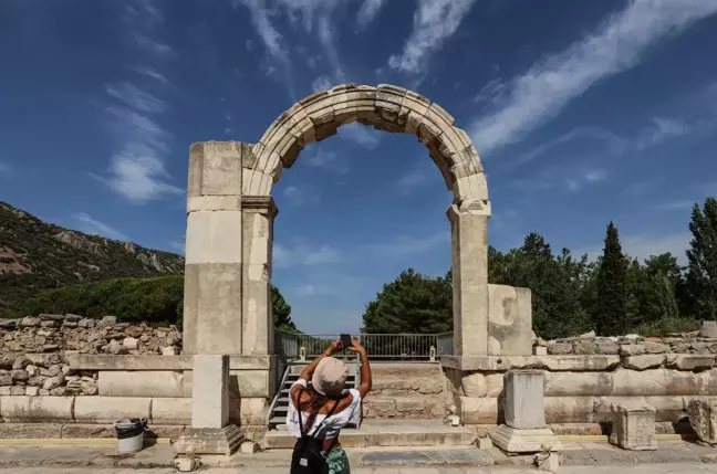 Efes Antik Kenti'nde ziyaretçi sayısı 7 ayda 340 bini aştı