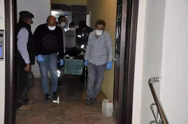 Yalnız yaşayan emekli adam evinde ölü bulundu