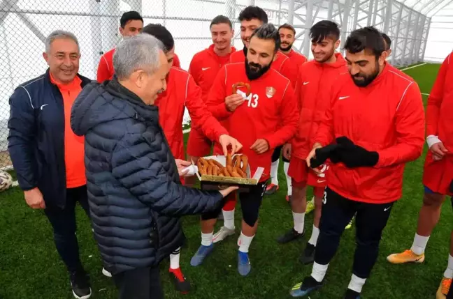 Başkan Akkaya'dan Akşehirspor'a tatlı ikramı