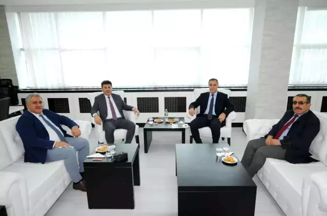 Dr. Aydın, Rektör Karacoşkun'la bir araya geldi