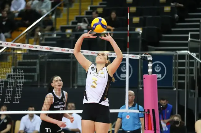 VakıfBank, CEV Şampiyonlar Ligi'nde final için son virajda