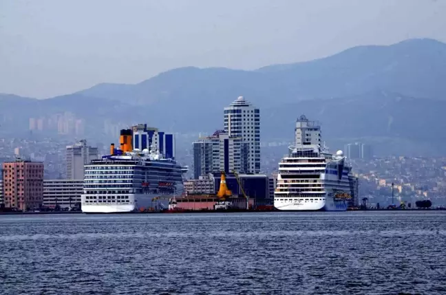 Yüzen Otel İzmir Limanı'na Demir Atacak