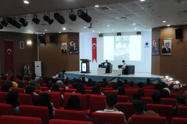 Yönetmen ve Yazar Derviş Zaim Batman Üniversitesi Öğrencileriyle Buluştu