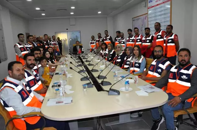 Kars'ta AFAD gönüllülerine sertifikaları verildi
