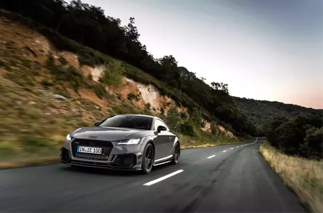 Audi'den TT'ye saygı: TT RS Coupe Iconic Edition2