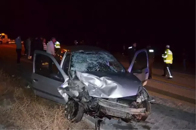 Aksaray'da 2 otomobil çarpıştı: 6 yaralı