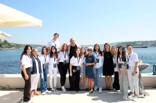 Mercedes-Benz Türk'ün Her Kızımız Bir Yıldız programı hız kesmeden devam ediyor