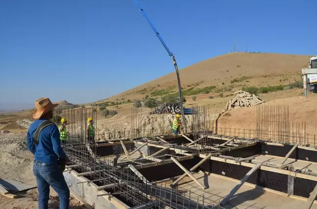Afşin'de depremden etkilenen konutların temeli atıldı
