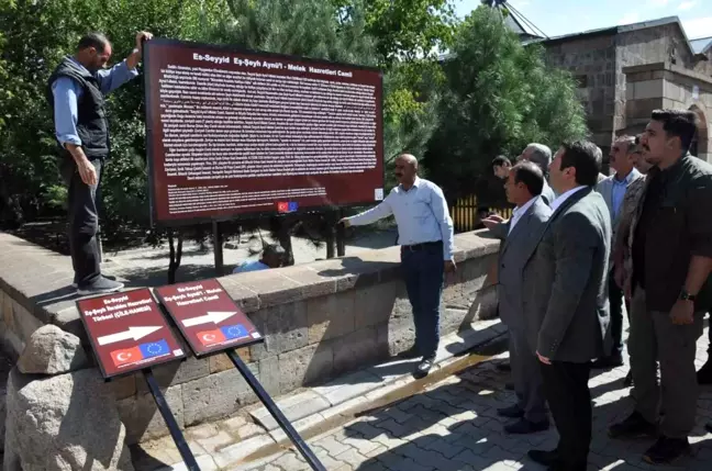 Muş Bulanık Kaymakamı ve Belediye Başkan Vekili Esenlik köyünü ziyaret etti