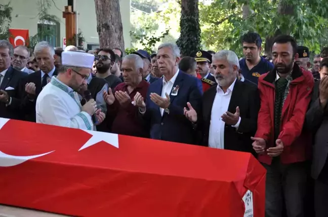 Şehit itfaiye eri Eskişehir'de toprağa verildi