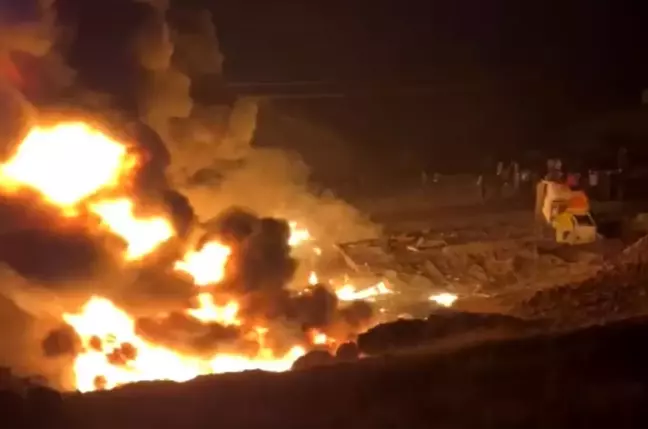 Kuzey Irak'ta çarpışan tanker alev topuna döndü, Silopili şoför hayatını kaybetti