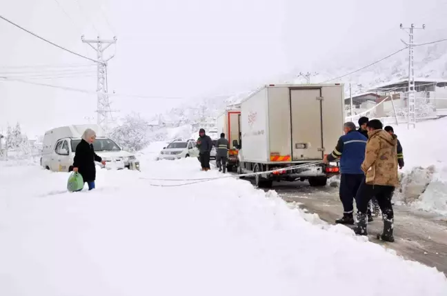 Mersin'in Silifke ilçesinde yoğun kar yağışı