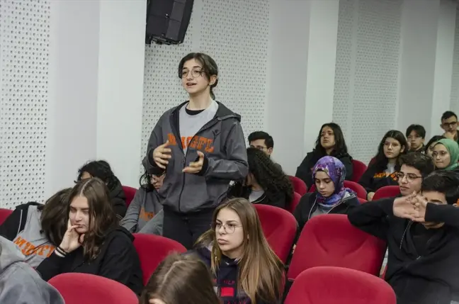 Kahramankazan Arama Kurtarma Birliği Lise Öğrencilerine Afet Farkındalık Eğitimi Verdi