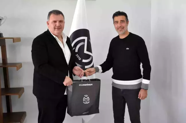 Genç Milli Takımlar Antrenörü Ömür Serdal Altunöz, Manisa Futbol Kulübü Akademisini ziyaret etti