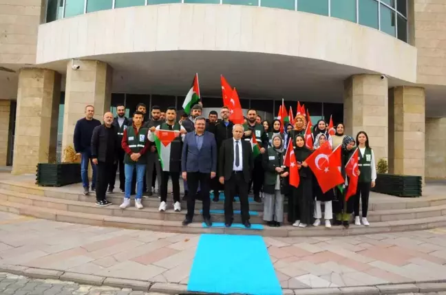 Yeşilay Haftası'nda 'Ne Sigaraya Ne de İsrail'e Bağımlı Değiliz' Yürüyüşü Düzenlendi