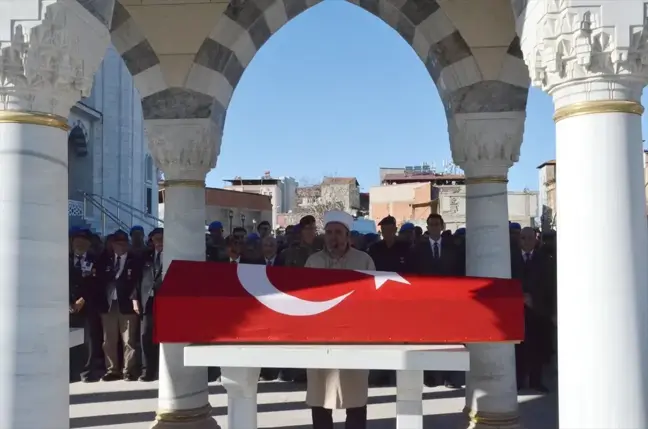 Kore gazisi Arif Ardıç son yolculuğuna uğurlandı