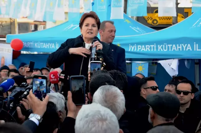 Meral Akşener Kütahya'da Esnaf Ziyaretinde Bulundu