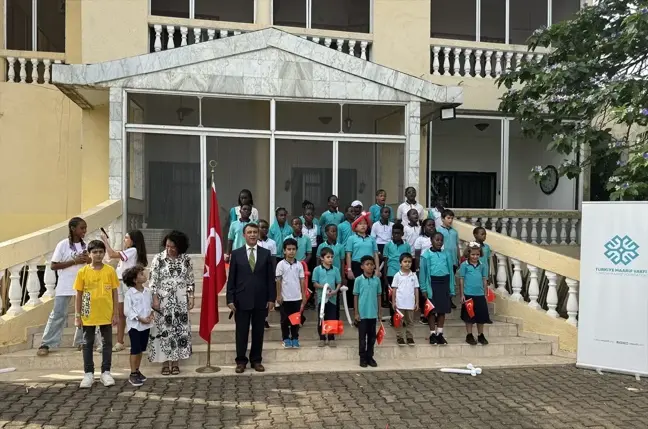 Kamerun'da 23 Nisan Ulusal Egemenlik ve Çocuk Bayramı Kutlandı