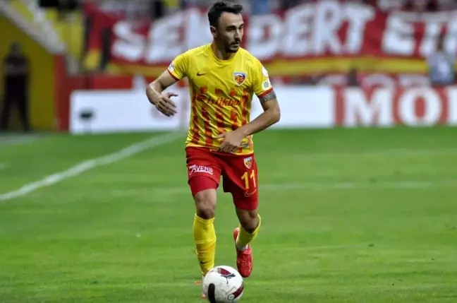 Kayserispor, Gökhan Sazdağı'nın sözleşmesini 2026 yılına kadar uzattı