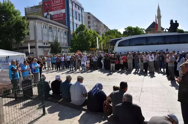 Kırşehir'den 35 Kişilik Hac Kafilesi Dualarla Uğurlandı