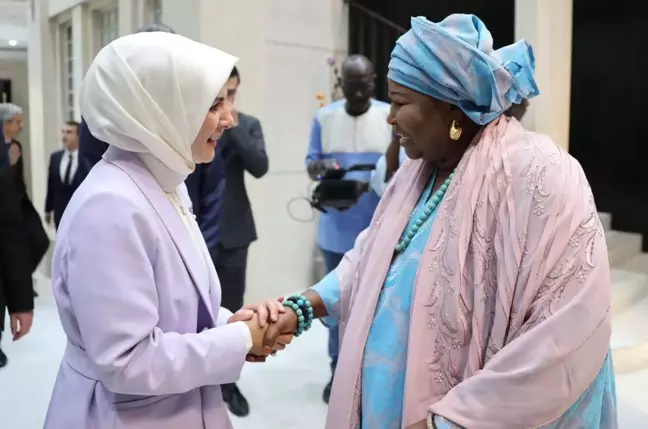 Aile ve Sosyal Hizmetler Bakanı Senegal'de Görüşmeler Yaptı