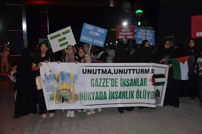 Muş'ta Peygamber Sevdalıları Vakfı Filistin'e Destek Yürüyüşü Düzenledi