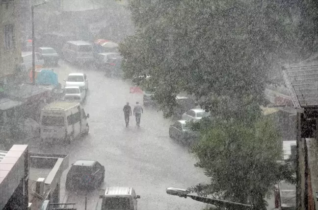 Karaman'da Sağanak Yağış Su Baskınlarına Yol Açtı