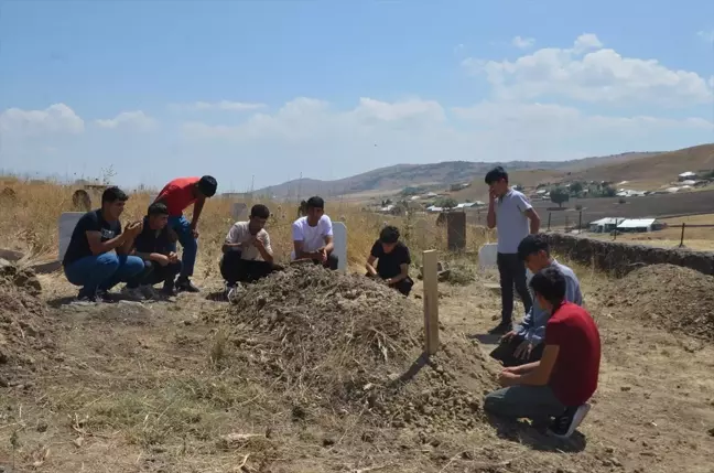 Muş'ta Alparslan 1 Baraj Gölü'nde boğulan 2'si çocuk 5 kişi toprağa verildi