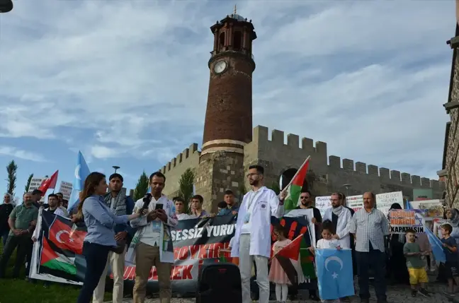 Erzurum'da İsrail'in Gazze'ye yönelik saldırılarını protesto eden sağlık çalışanları 40 haftadır sessiz yürüyüş yapıyor