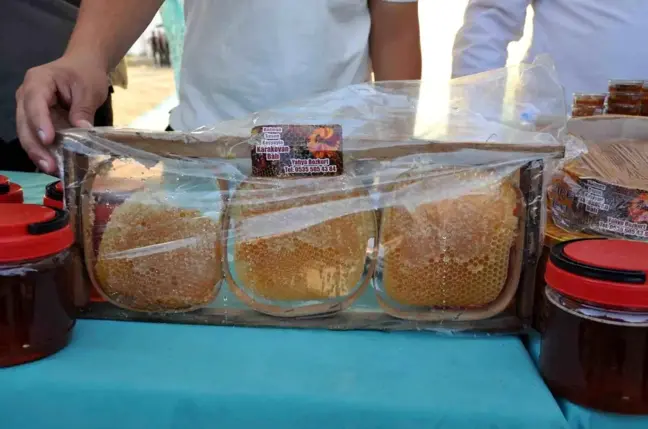 Batman'da düzenlenen festivalde 1 kilo bal 300 bin liraya satıldı