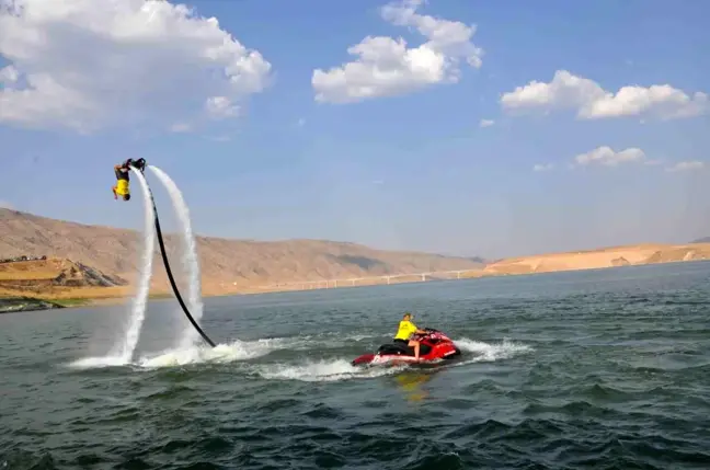 Batman'da Flyboard Gösterisi Yapıldı