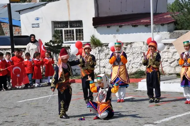 Kars ve Ardahan'da İlköğretim Haftası Törenleri Düzenlendi