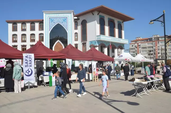 Kütahya'da Gazze Halkına Yardım İçin 'Hayır Çarşısı' Kuruldu