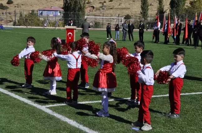 Çukurca'da Cumhuriyet Bayramı Coşkuyla Kutlandı