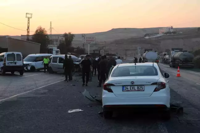 Cizre'de Zincirleme Trafik Kazası: 2 Yaralı