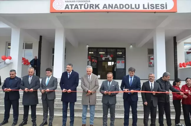 Hakkari'nin Yüksekova İlçesinde Atatürk Anadolu Lisesi Açıldı