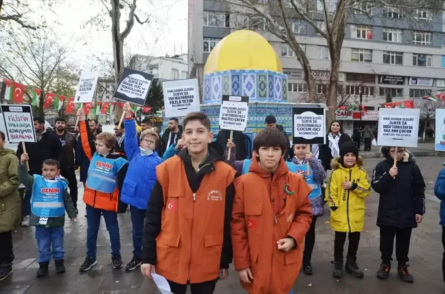 Kütahya'da minikler Gazze'deki akranları için yürüdü