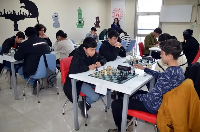 Muş'ta Satranç Turnuvası Başladı