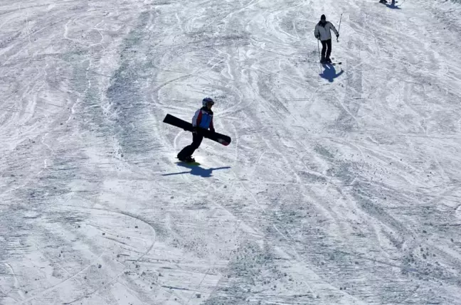 Sarıkamış Kayak Merkezi'nde Kayak Sezonu Başladı