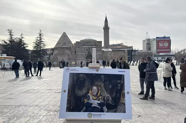 Kırşehir'de 14. Uluslararası Tarım, Orman ve İnsan Fotoğraf Yarışması Sergisi Açıldı