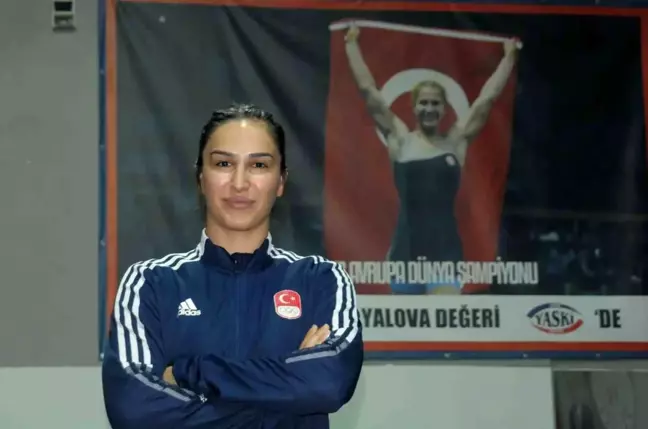 Buse Tosun Çavuşoğlu'na Yalova'da Spor Salonu