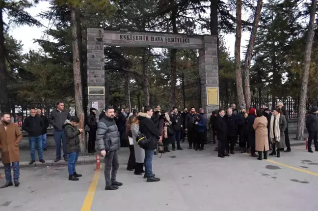 İYİ Parti Genel Başkanı Dervişoğlu, şehit ailelerini soğukta bekletti