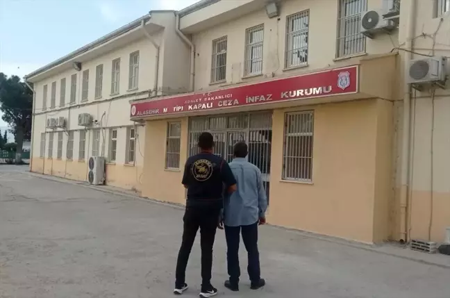 Manisa'da Tefecilik Operasyonu: 4 Şüpheliden Biri Tutuklandı