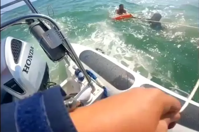 Hava Muhalefeti Antalya'da Tekne Alabora Etti, 4 Kişi Kurtarıldı