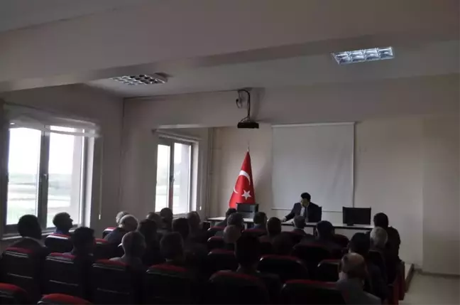 Akyaka Kaymakamı Muhtarlarla Toplantı Düzenledi